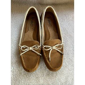 BOC Born Carolann Moccasin Nubuck Cream 8 M Comfortable!